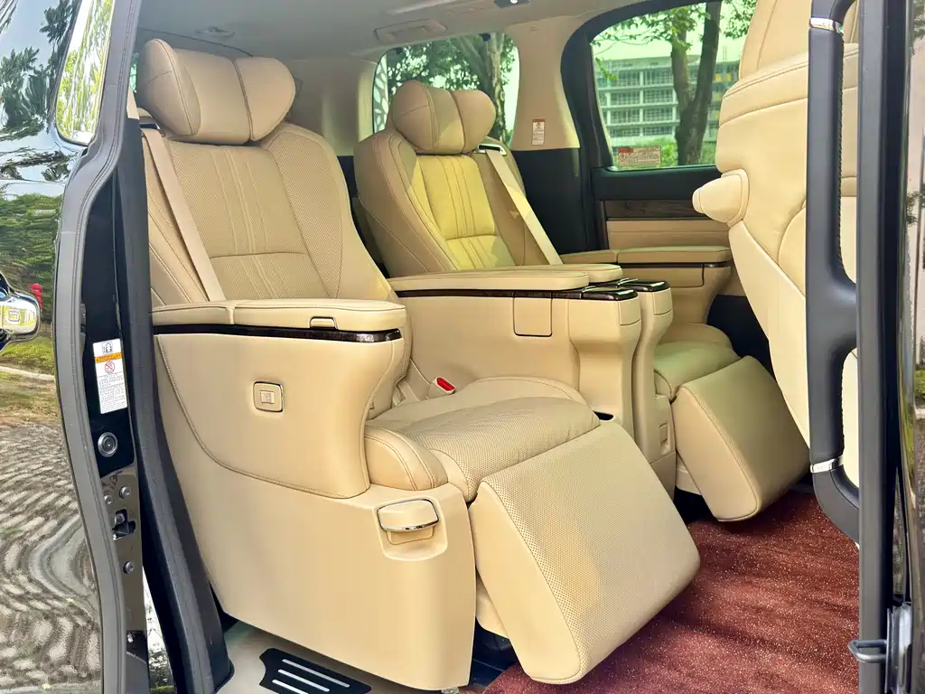 Toyota Vellfire 2022 — фото 9