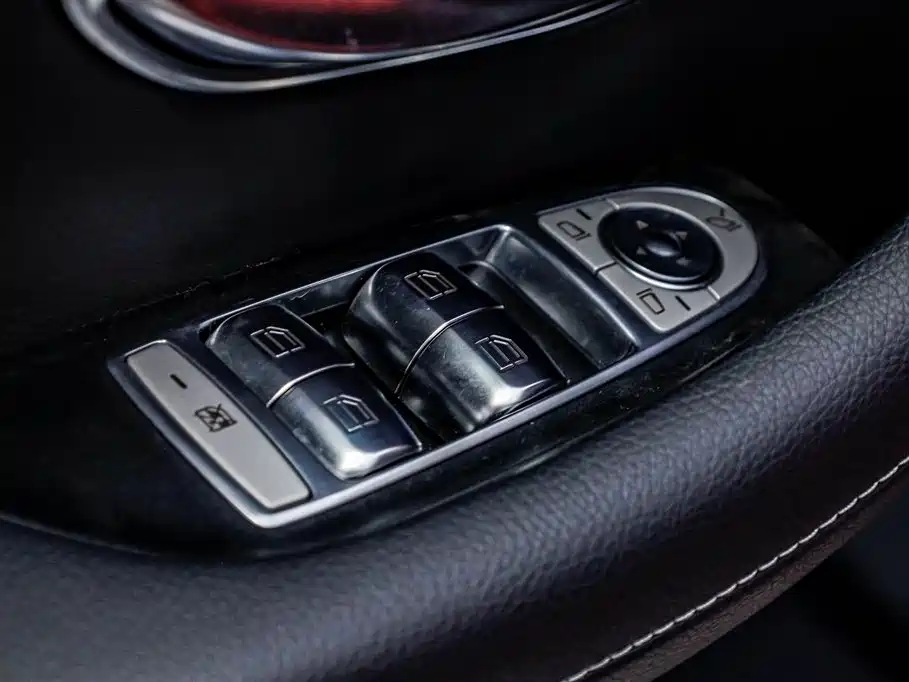Mercedes-Benz E-Class 2021 — фото 11