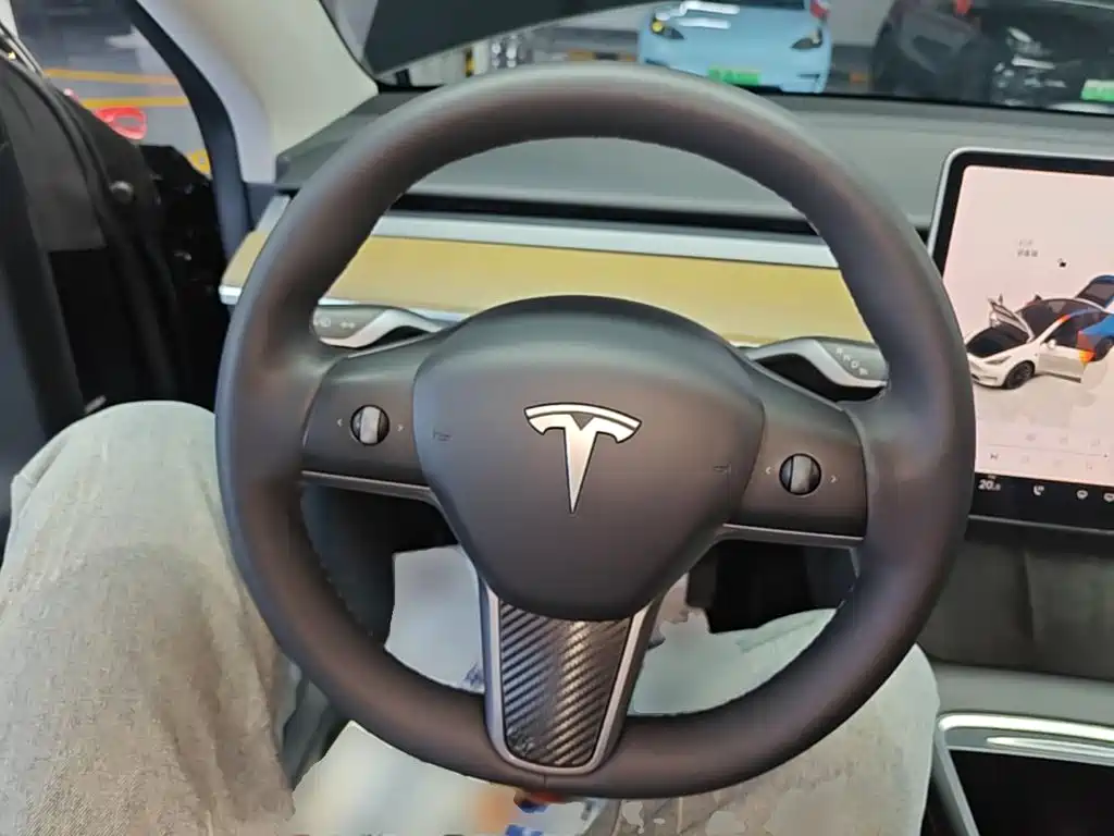 Tesla Model Y 2022 — фото 11