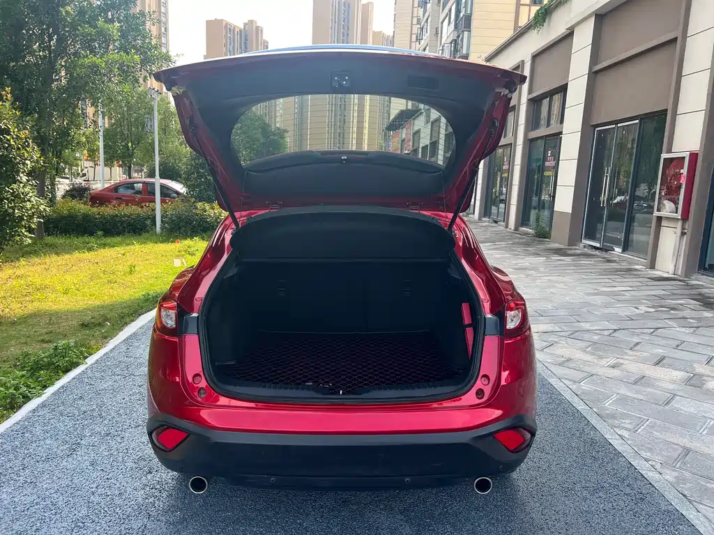 Mazda CX-4 2017 — фото 12
