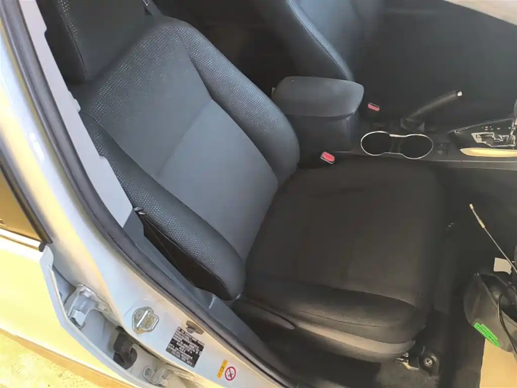 Toyota Corolla 2017 — фото 20