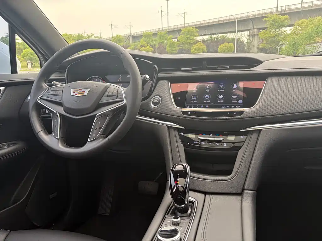 Cadillac XT5 2022 — фото 16