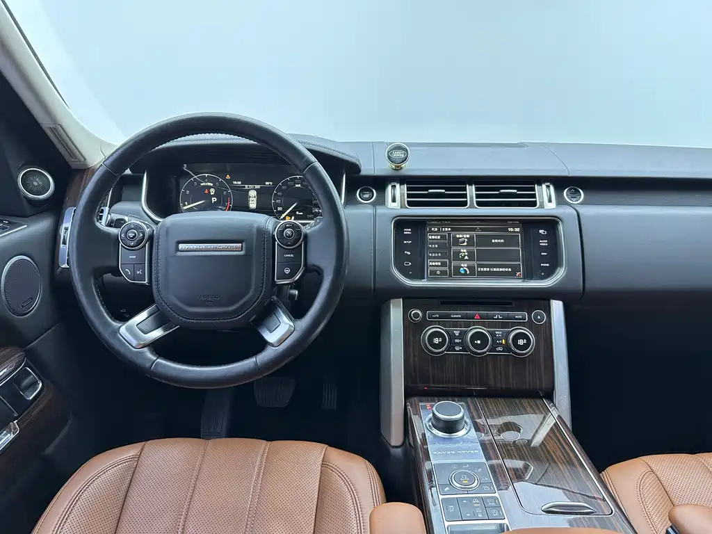 Land Rover Range Rover 2015 — фото 9