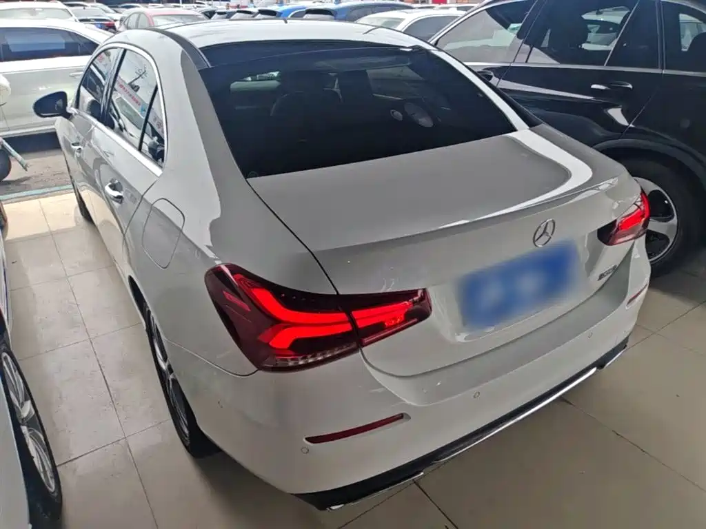 Mercedes-Benz A-Class 2020 — фото 5