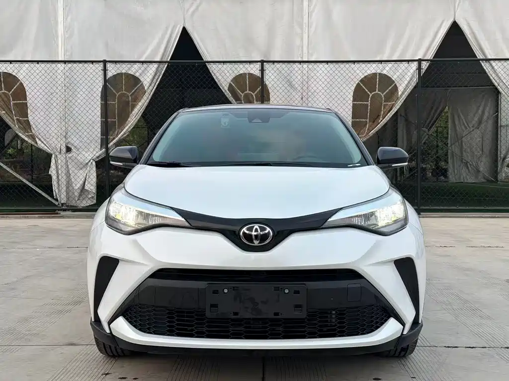 Toyota C-HR 2024 — фото 2