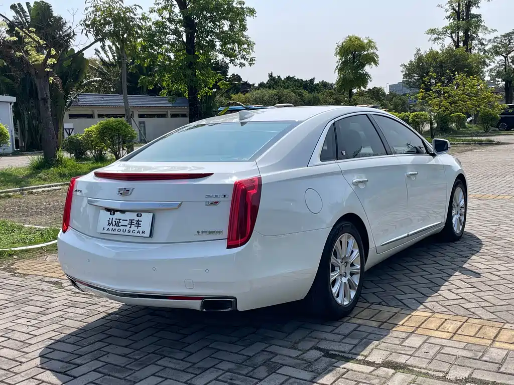 Cadillac XTS 2017 — фото 6