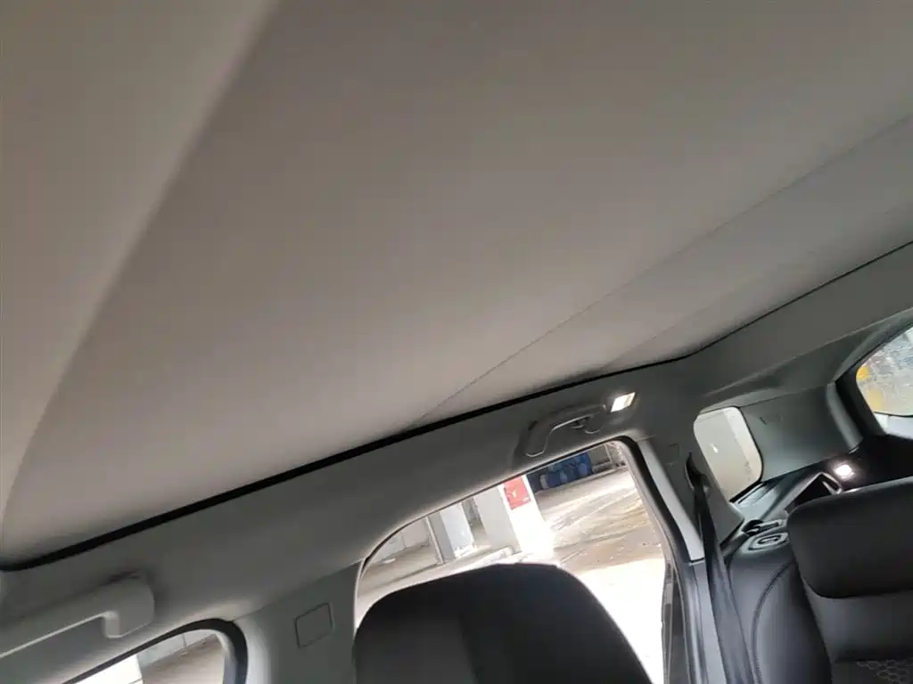 Land Rover Discovery Sport 2018 — фото 18