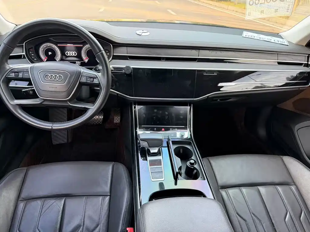 Audi A8 2018 — фото 6