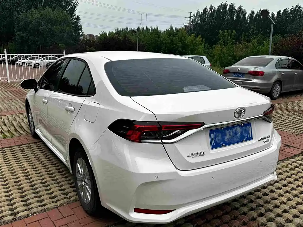 Toyota Corolla 2023 — фото 16