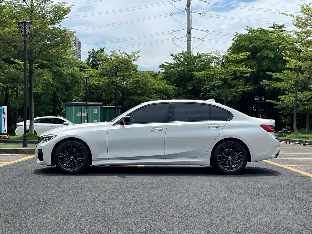 BMW 3 Series 2022