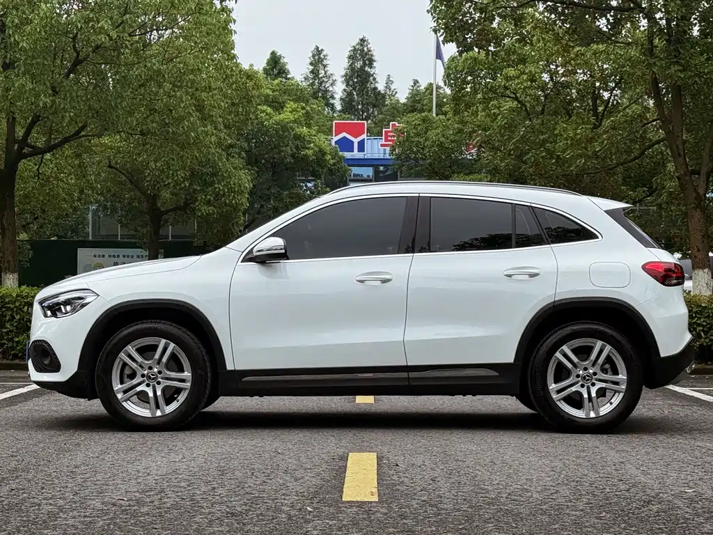 Mercedes-Benz GLA 2023 — фото 8