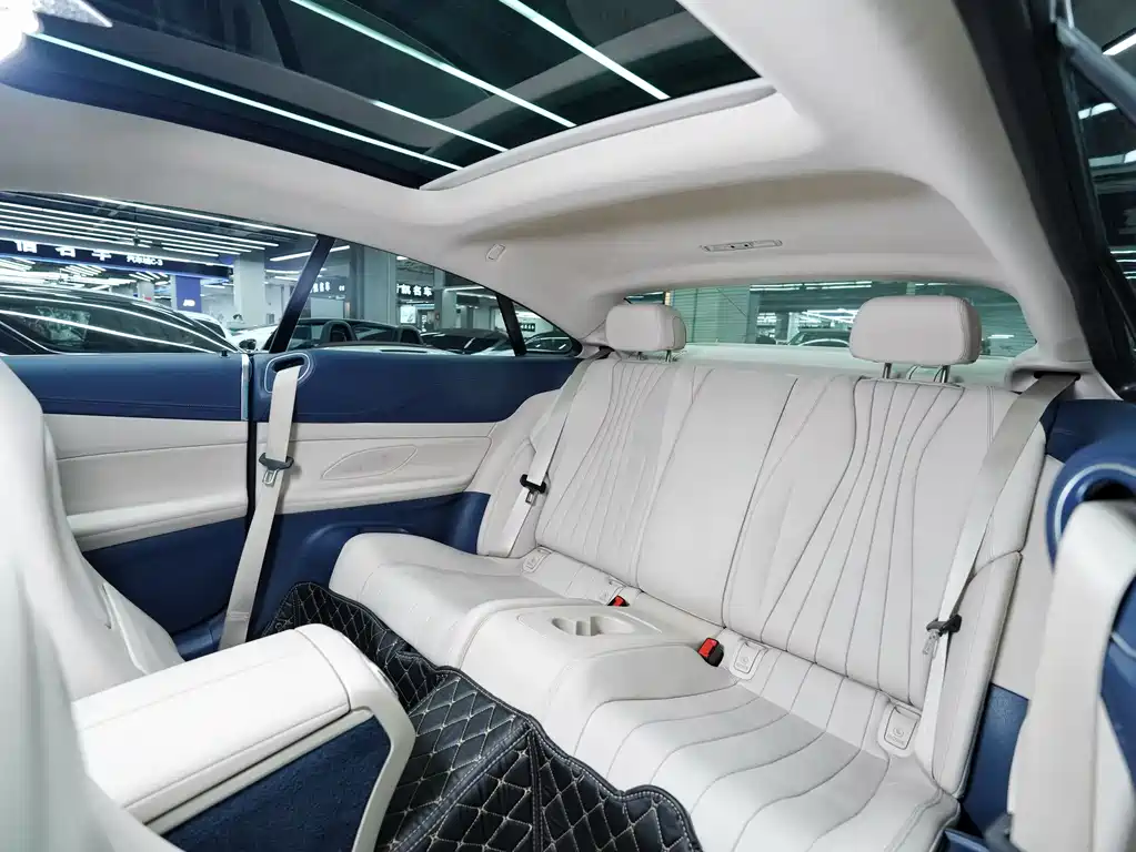 Mercedes-Benz E-Class 2023 — фото 12