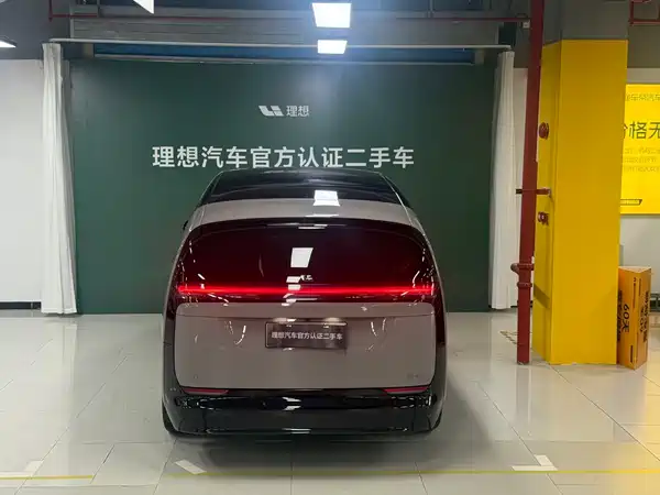 Li Auto MEGA 2025