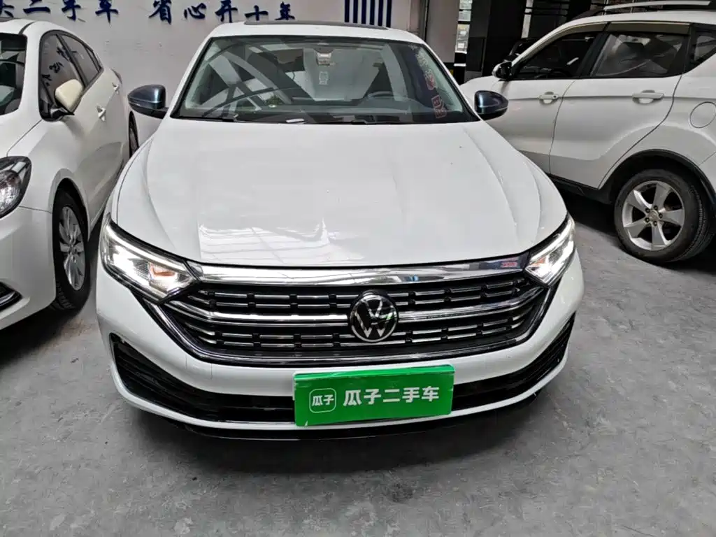 Volkswagen Sagitar 2022