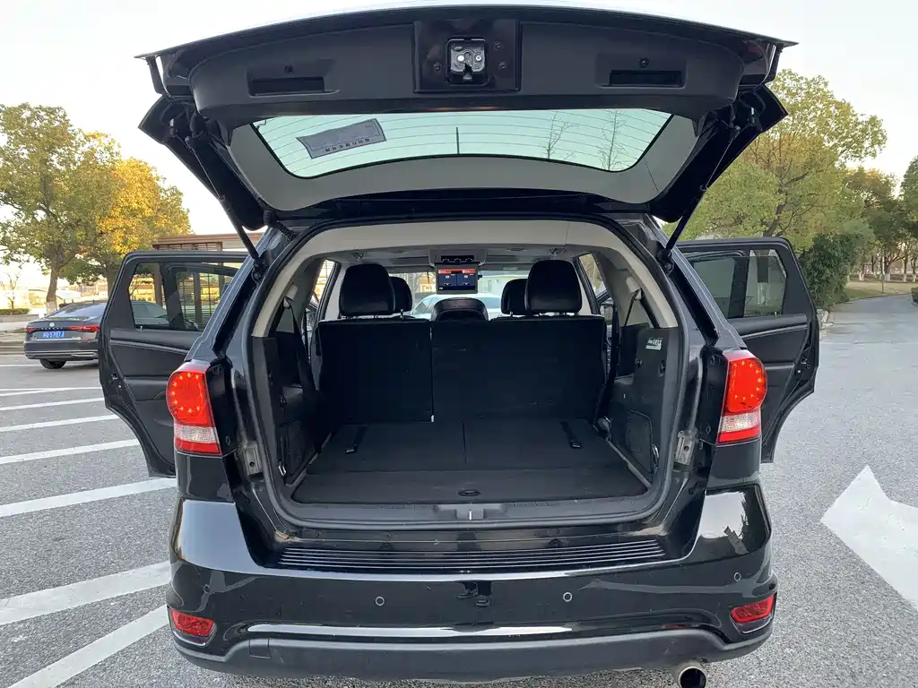 Dodge Journey 2014 — фото 9