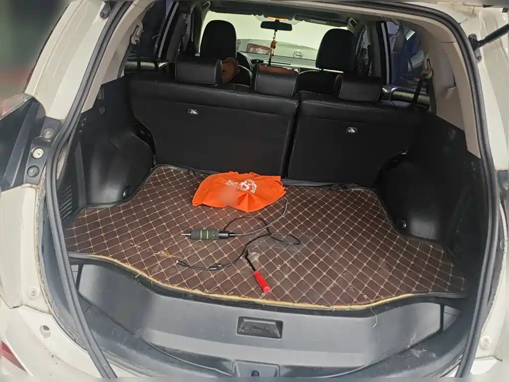 Toyota RAV4 2017 — фото 10