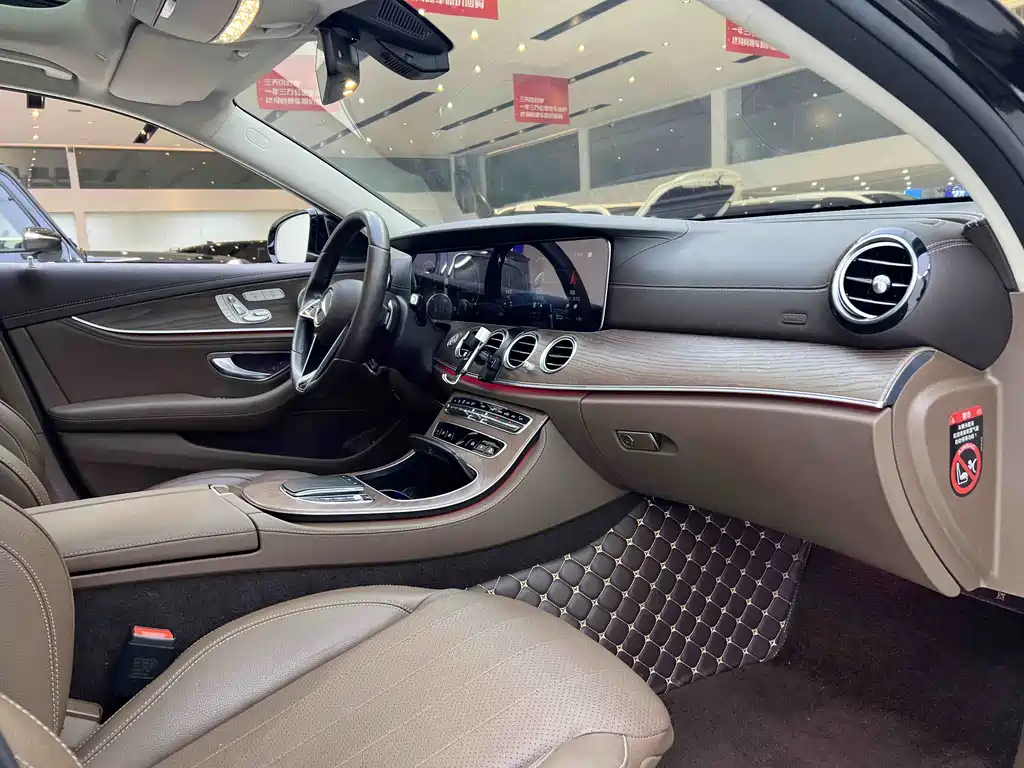 Mercedes-Benz E-Class 2023 — фото 16