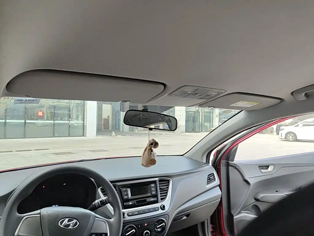 Hyundai Verna RV 2018 — фото 18