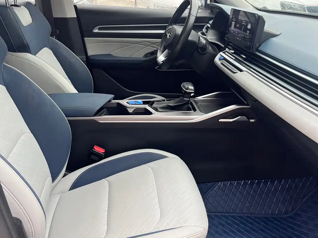 Geely Emgrand 2021