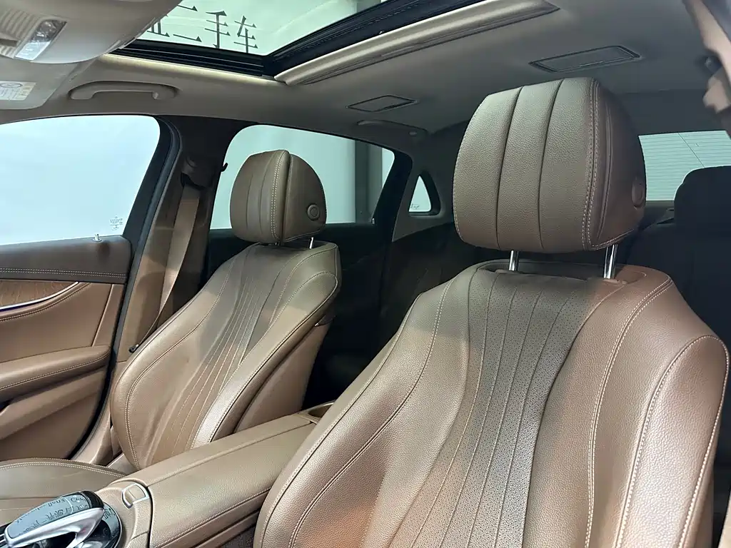 Mercedes-Benz E-Class 2018 — фото 16