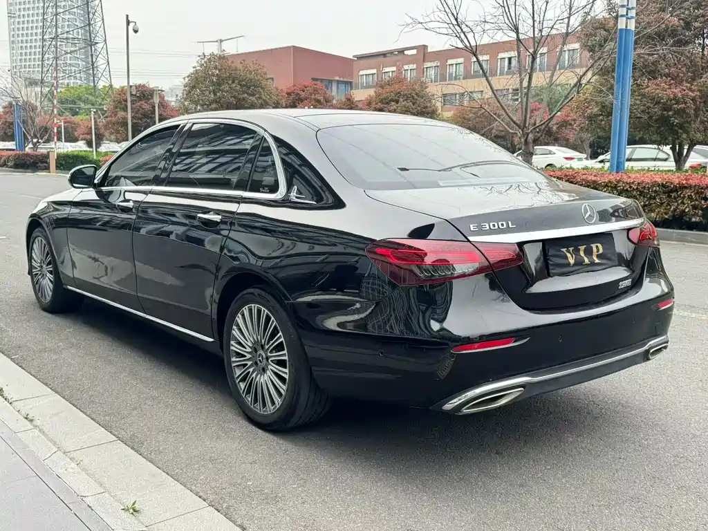 Mercedes-Benz E-Class 2022