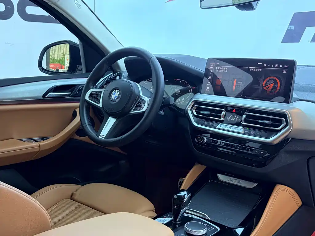 BMW X4 2023 — фото 17