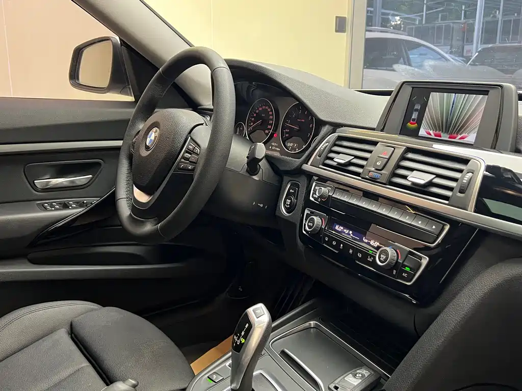BMW 3 Series GT 2017 — фото 11