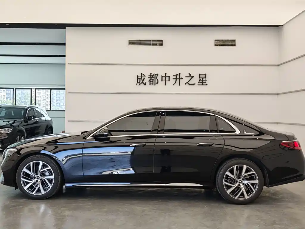Mercedes-Benz E-Class 2024