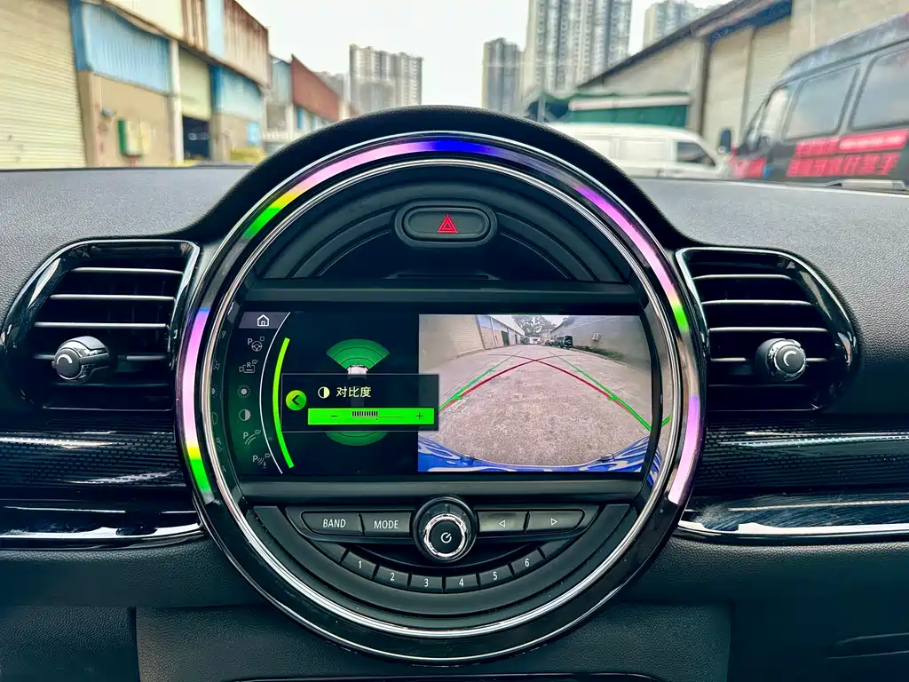 MINI Clubman 2019 — фото 29