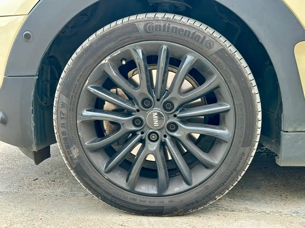 MINI Clubman 2019 — фото 16