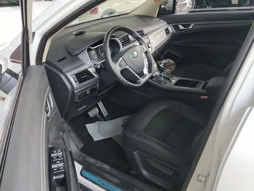 Geely Emgrand GS 2017 — фото 16