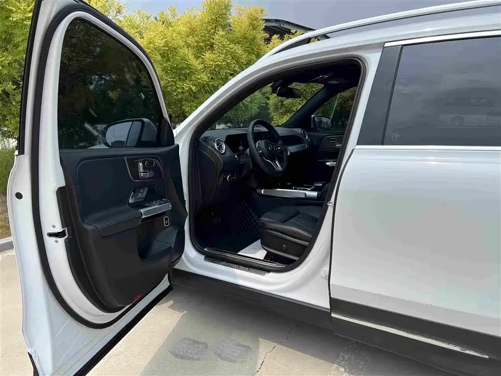 Mercedes-Benz GLB 2021