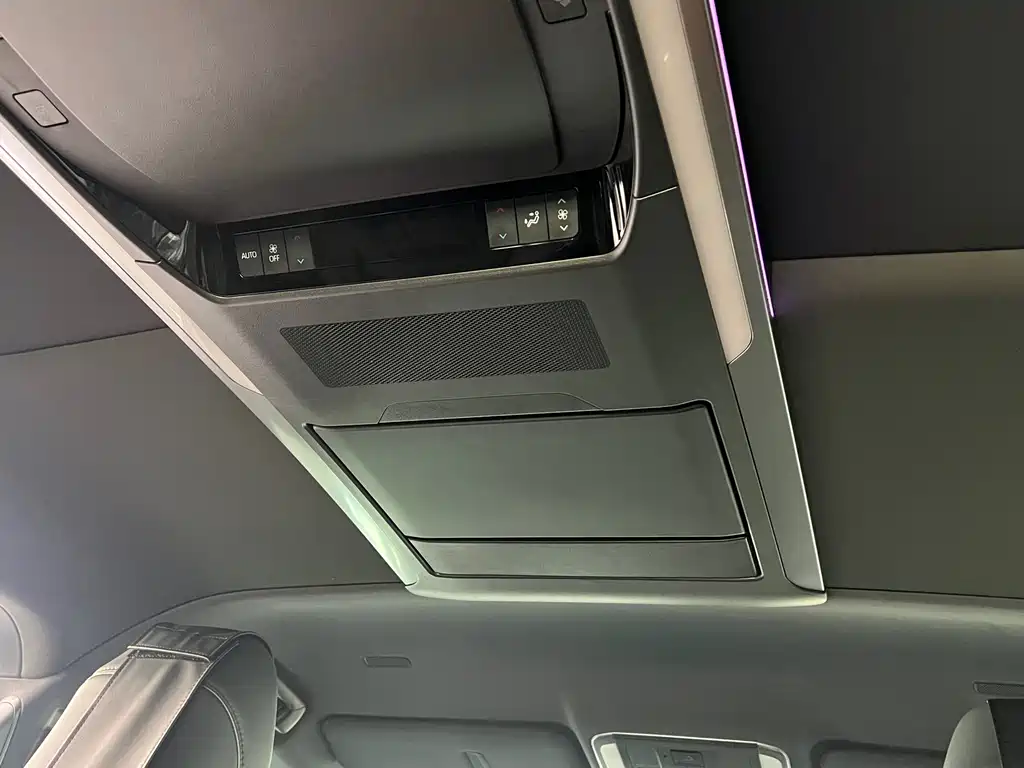 Toyota Vellfire 2024 — фото 20