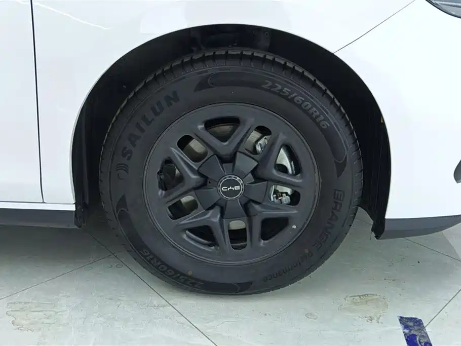BYD Seal 05 DM-i 2025 — фото 6