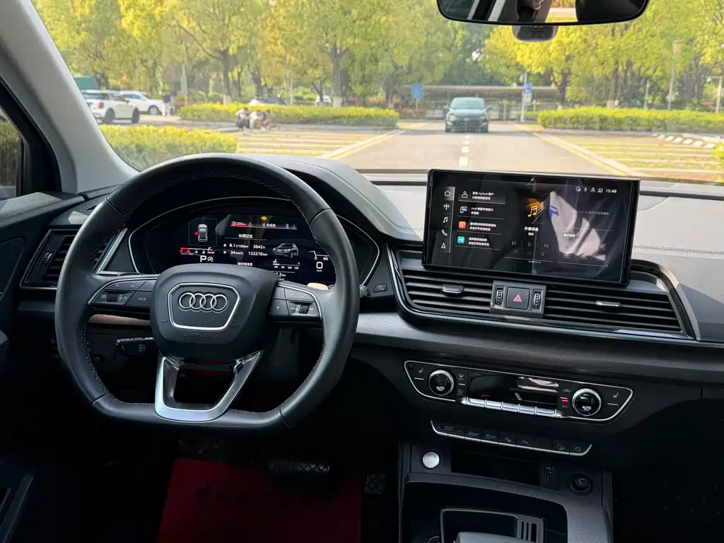 Audi Q5L 2022 — фото 17
