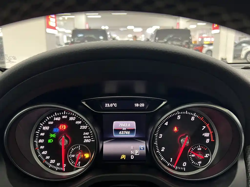 Mercedes-Benz GLA 2018 — фото 14