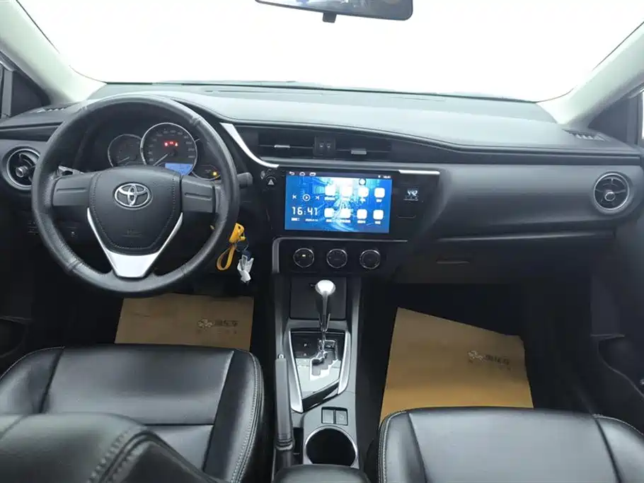 Toyota Corolla 2018 — фото 12