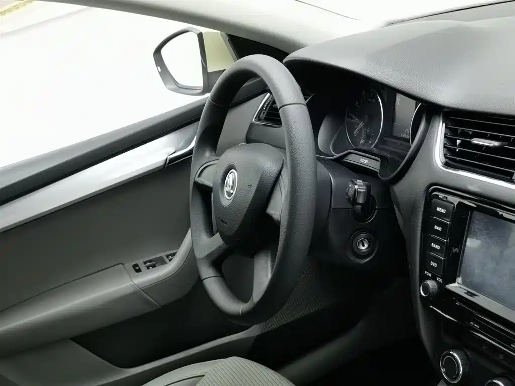 Skoda Octavia 2014 — фото 22