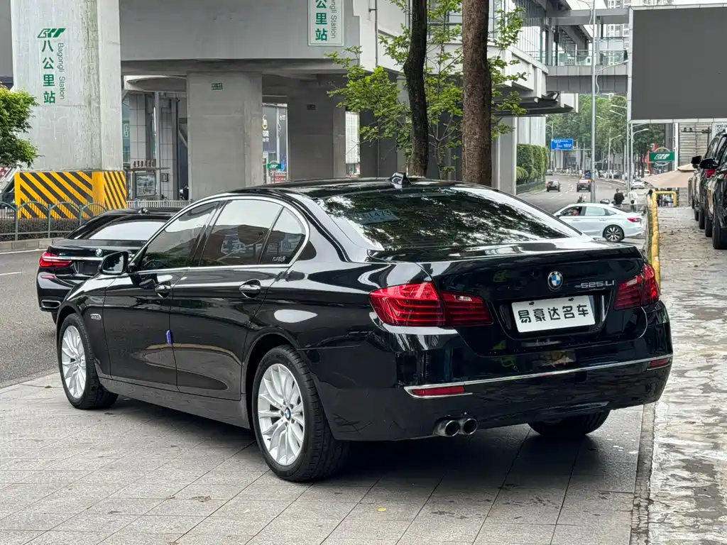 BMW 5 Series 2016 — фото 15
