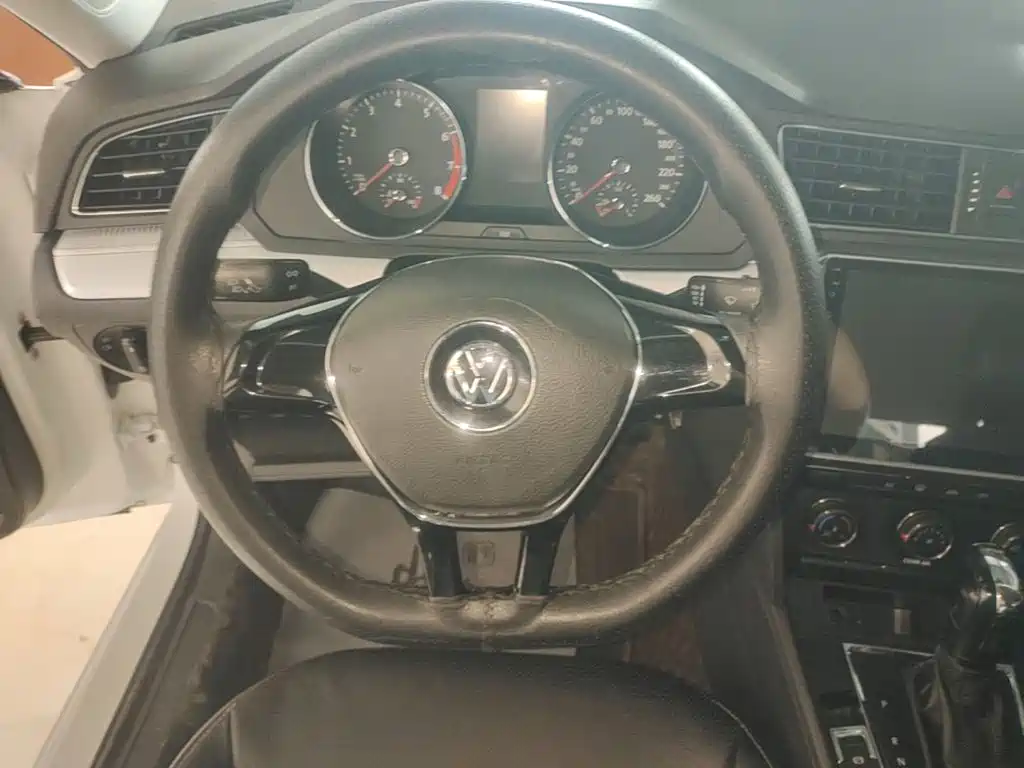 Volkswagen Lamando 2018 — фото 11