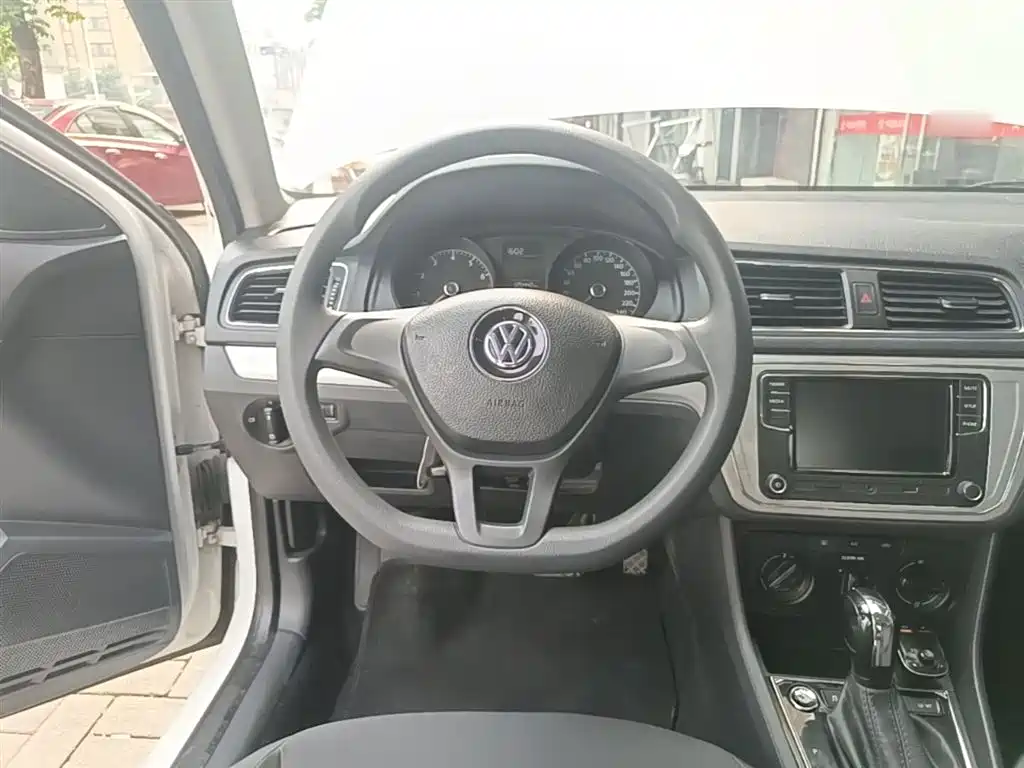 Volkswagen Lavida 2015 — фото 11