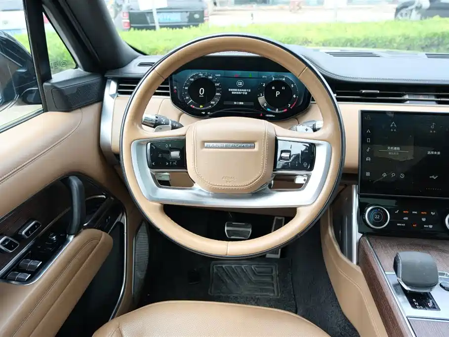 Land Rover Range Rover 2022 — фото 13