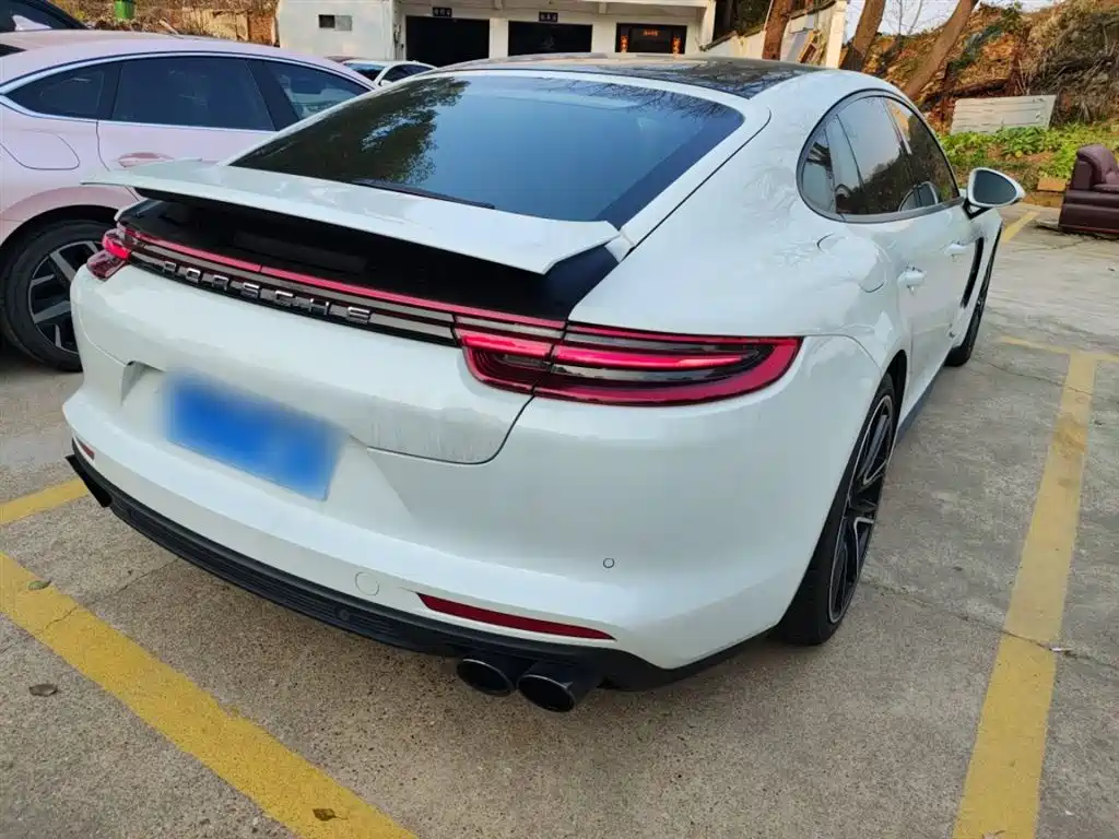 Porsche Panamera 2018 — фото 5