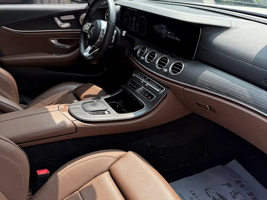Mercedes-Benz E-Class 2019 — фото 15