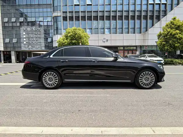 Mercedes-Benz E-Class 2023