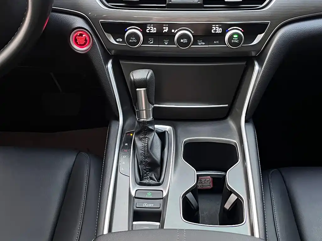 Honda Accord 2022 — фото 10