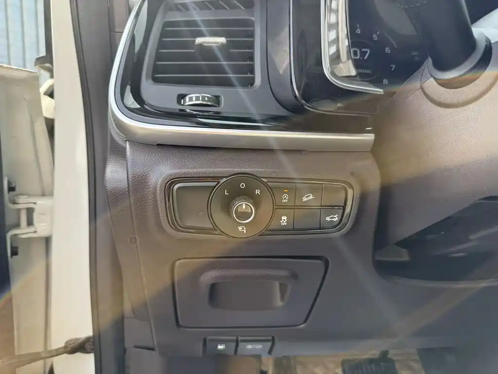 GAC Motor Trumpchi M8 2021 — фото 17