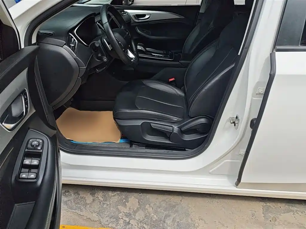 Roewe i6 MAX 2021 — фото 15