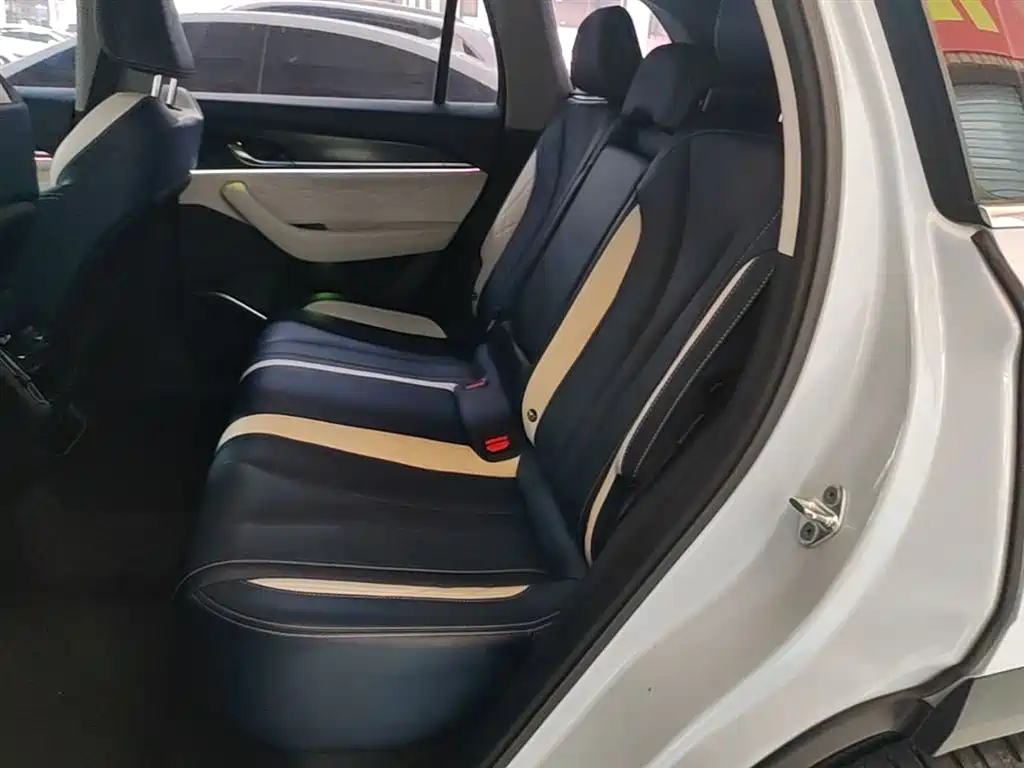 Geely Xingyue L 2023 — фото 17