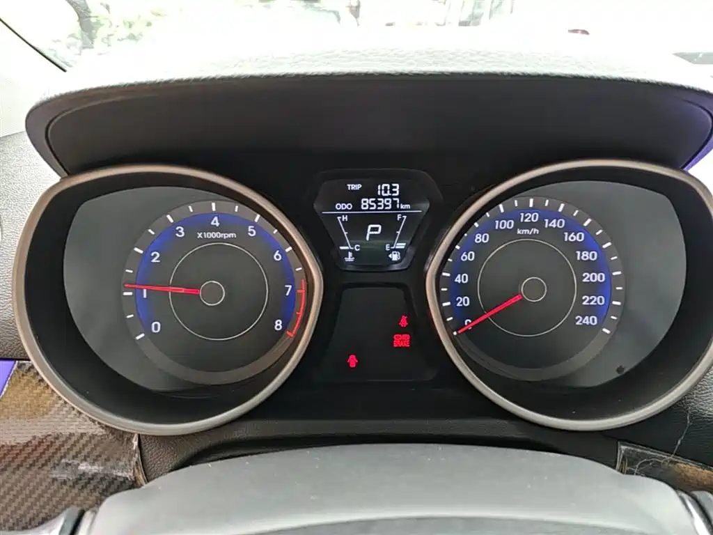 Hyundai Elantra Langdong 2017 — фото 12